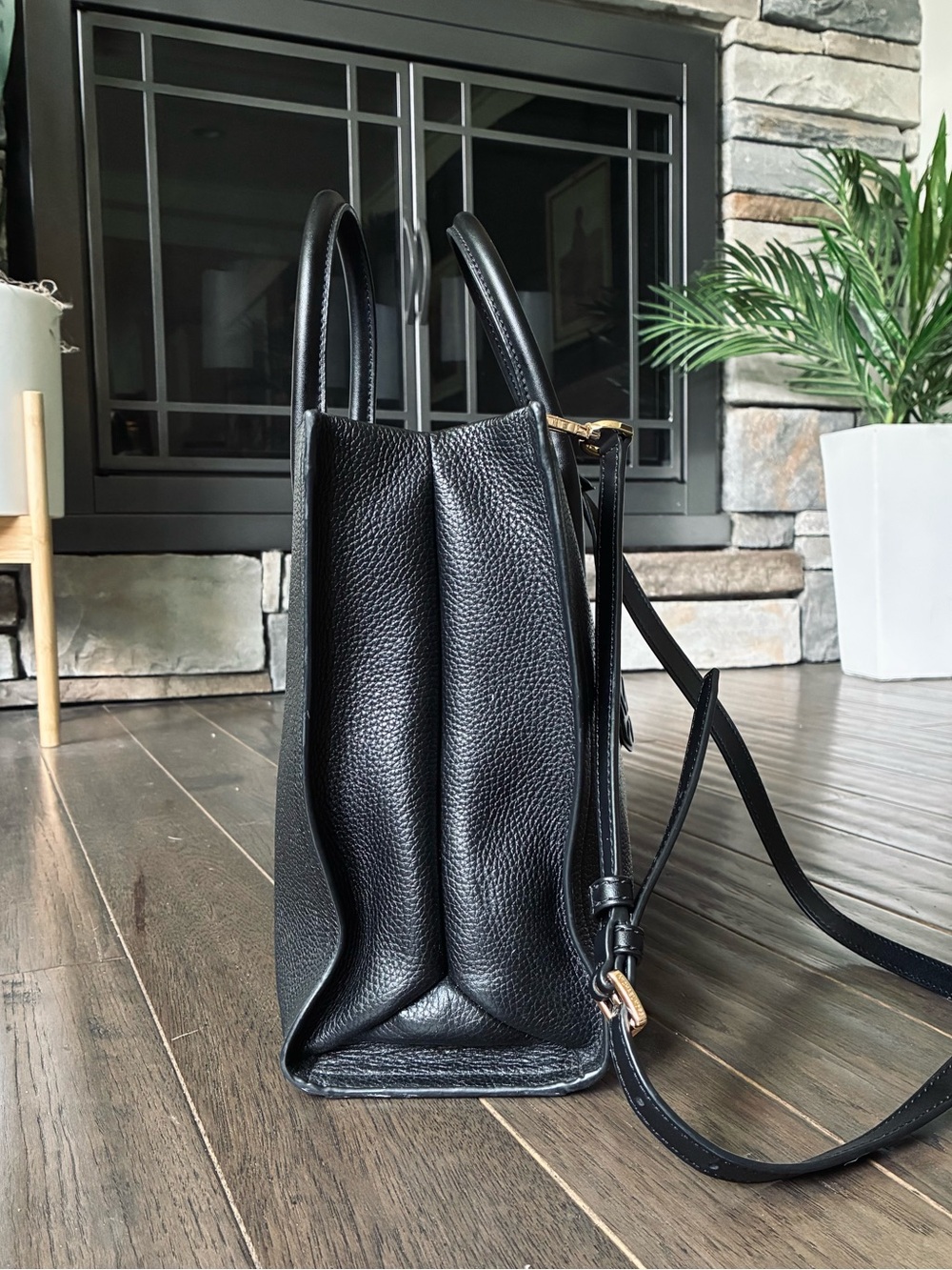 Michael Kors Black Leather Logo Tote Bag NWOT - Picture 9 of 15